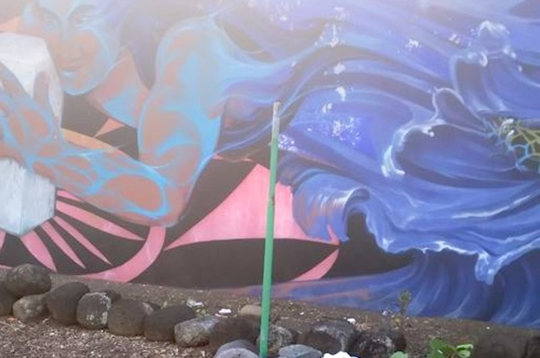 À l'emplacement de la sculpture sur le site du marae Mahaiatea. ©Direction de la culture et du patrimoine. À l'emplacement de la sculpture sur le site du marae Mahaiatea. ©Direction de la culture et du patrimoine.