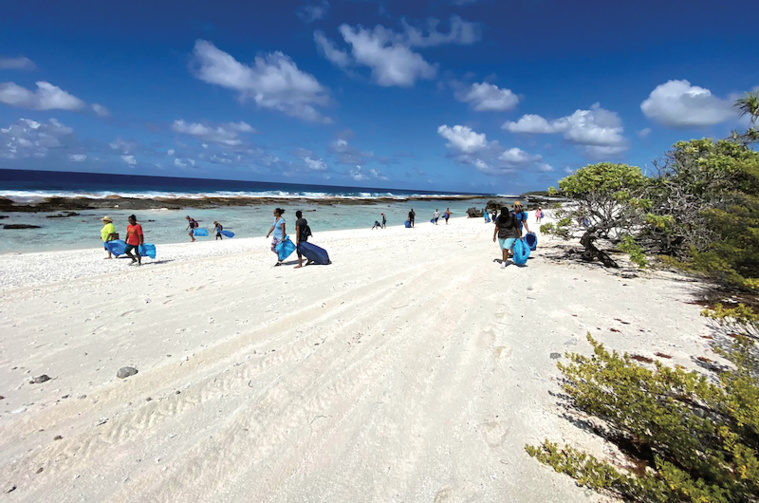 ©Nana sac plastique. Lors de la dernière opération, plus de 300 big bags de déchets ont été ramassés sur les plages de 20 atolls des Tuamotu.