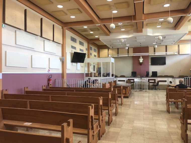 Un père de famille jugé pour harcèlement et revenge porn Un père de famille jugé pour harcèlement et revenge porn