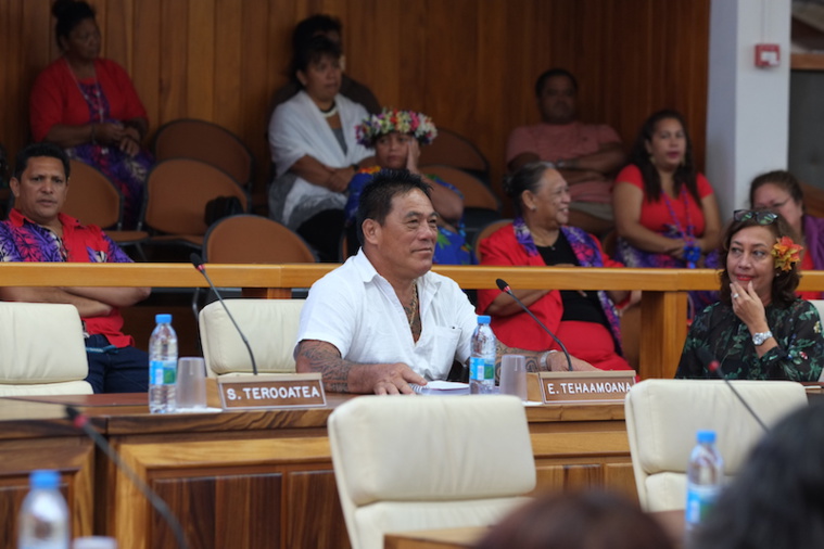 Etienne Tehaamoana avec le A Here ia Porinetia aux territoriales Etienne Tehaamoana avec le A Here ia Porinetia aux territoriales