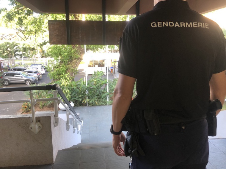 Condamnée pour avoir mis deux coups de marteau à son mari Condamnée pour avoir mis deux coups de marteau à son mari