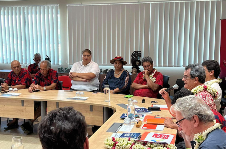 Fritch face aux maires de Terehēamanu Fritch face aux maires de Terehēamanu
