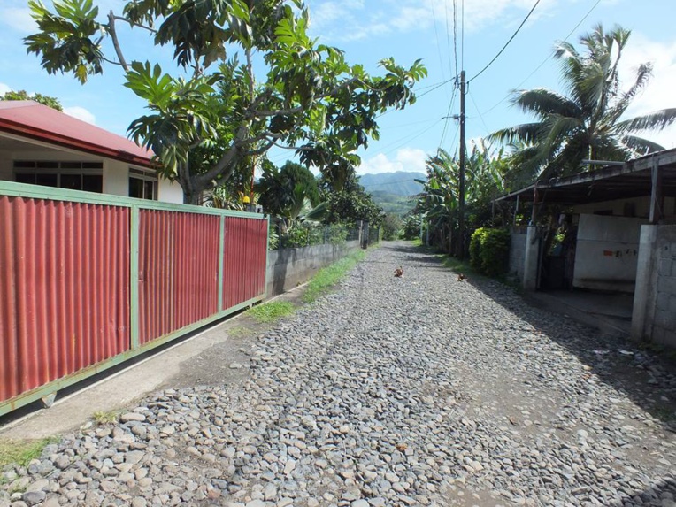 Remblai des servitudes à Papeari : Les pieds enfin au sec ! Remblai des servitudes à Papeari : Les pieds enfin au sec !