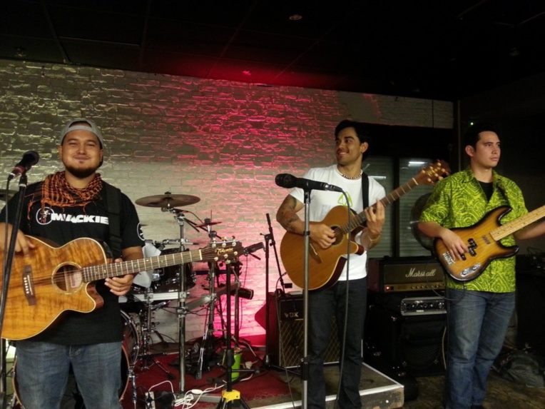 Pepena en tournée française : le journal du voyage, première partie