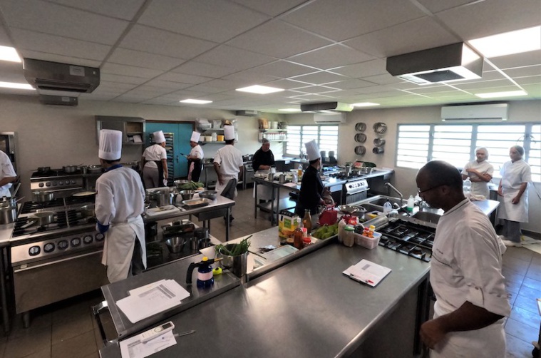 Le Trophy Table Art en escale à Bora Bora Le Trophy Table Art en escale à Bora Bora