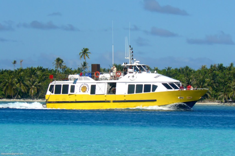 La navette Maupiti Express assure le transport scolaire dans les îles Sous-le-vent La navette Maupiti Express assure le transport scolaire dans les îles Sous-le-vent