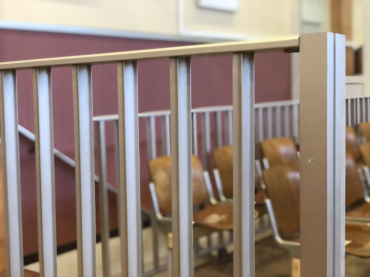 Deux ans ferme pour un coup de couteau Deux ans ferme pour un coup de couteau