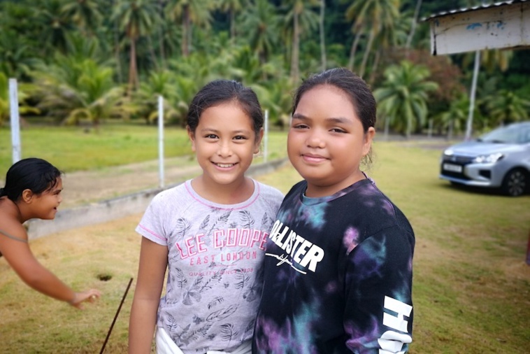 L'école dans le lagon à Puohine L'école dans le lagon à Puohine