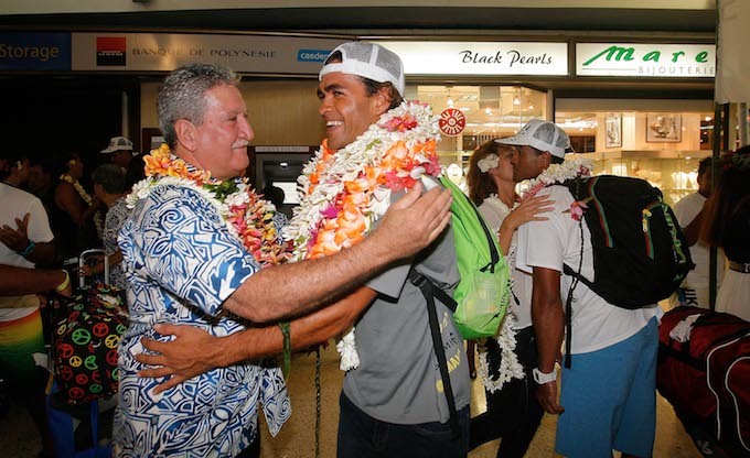 Les champions de Molokai va'a accueillis par le gouvernement