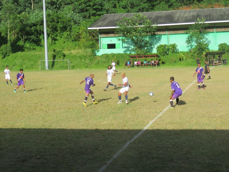 Tiare Hinano a dû batailler dans les dernières minutes de son match face à Tapuhute pour arracher le nul.
