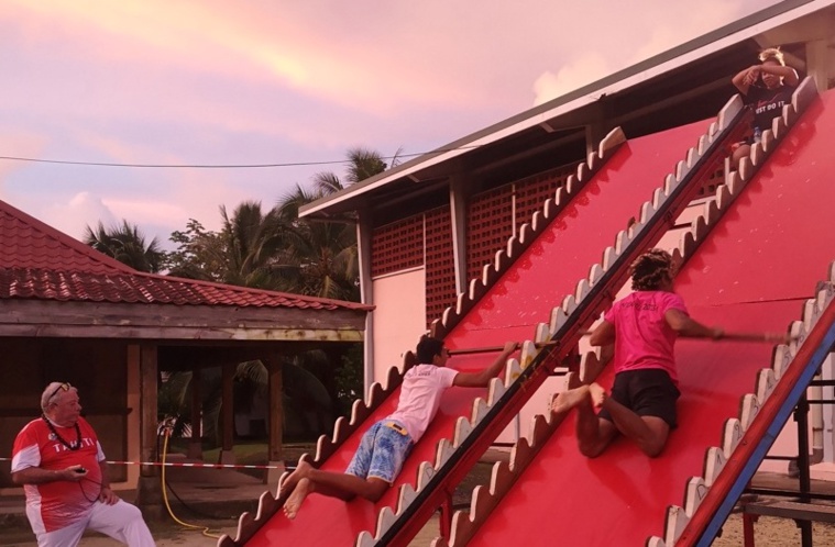 Le mur des champions, à la force des bras. ©V.Leroi Le mur des champions, à la force des bras. ©V.Leroi