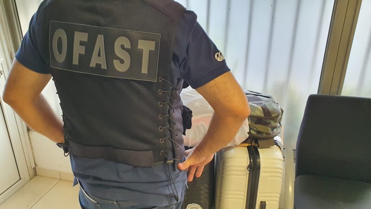 7 ans ferme pour 700 grammes d'ice 7 ans ferme pour 700 grammes d'ice