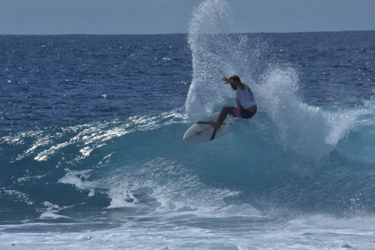 Ariimoana David en action sur le spot de Avatoru. Ariimoana David en action sur le spot de Avatoru.