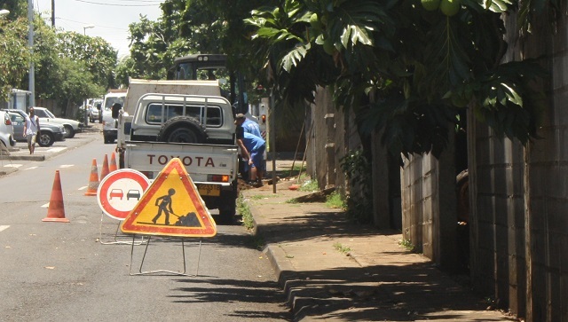 En 2014, selon le gouvernement, 3 000 contrats d'accès à l'emploi ont été mis en place. Il espère en créer 2 000 encore en 2015 et 1 000 en 2016.