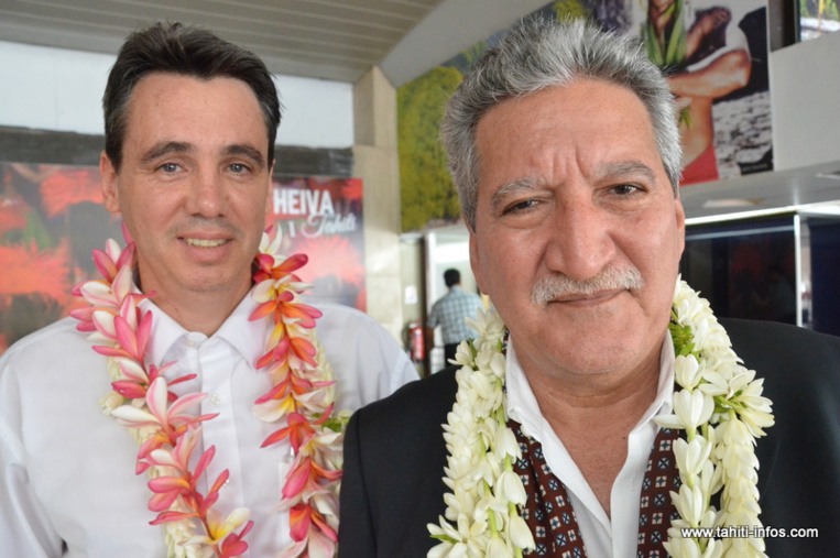 Jean-Christophe Bouissou et Hiria Ottino, lundi 3 novembre à leur arrivée à Tahiti-Faa'a Jean-Christophe Bouissou et Hiria Ottino, lundi 3 novembre à leur arrivée à Tahiti-Faa'a