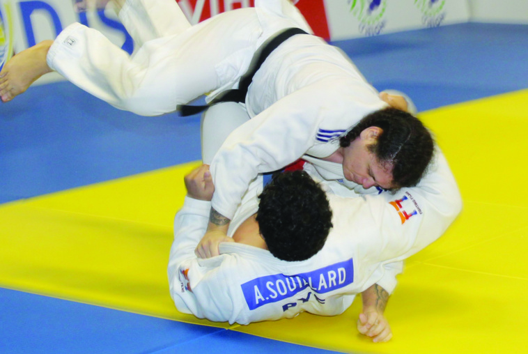 Evan Jolyf, ici opposé à Alexandre Souillard, a remporté le titre en +90 kg. Evan Jolyf, ici opposé à Alexandre Souillard, a remporté le titre en +90 kg.