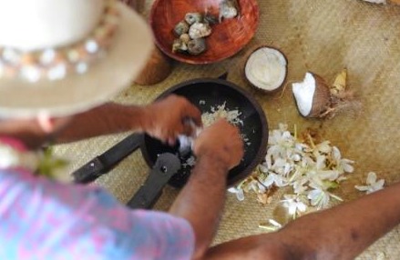 Certains disent que le mono'i traditionnel compte peut-être autant de recettes que l'on compte de familles polynésiennes !