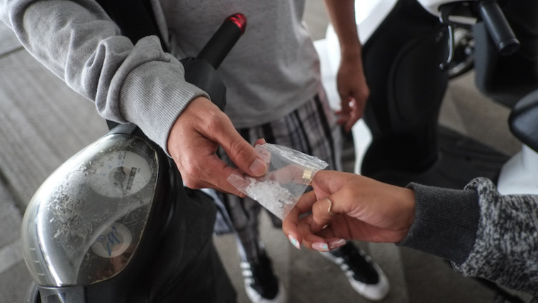 Arnaque, faux trafic d'ice et séquestration à la barre Arnaque, faux trafic d'ice et séquestration à la barre