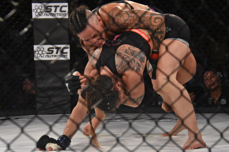 Une première à la maison réussie pour Flore Hani Une première à la maison réussie pour Flore Hani