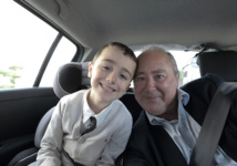 Le fils de Vanessa Pesquié et son père, Lucien. Le fils de Vanessa Pesquié et son père, Lucien.