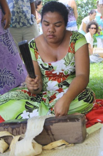 Les tapa océaniens dévoilent leurs secrets (reportage) Les tapa océaniens dévoilent leurs secrets (reportage)