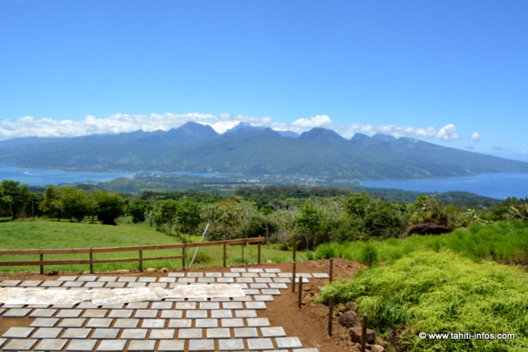L'aire de pique-nique offrira une vue superbe. L'aire de pique-nique offrira une vue superbe.