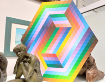 Sculpture en volume de Victor Vasarely. Sculpture en volume de Victor Vasarely.