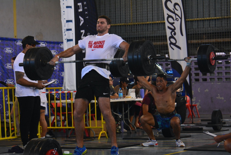 Gonzalo del Rio (en blanc) et Nanaia Putoru sont co-leaders dans la catégorie RX homme à l'issue de la première journée de compétition.
