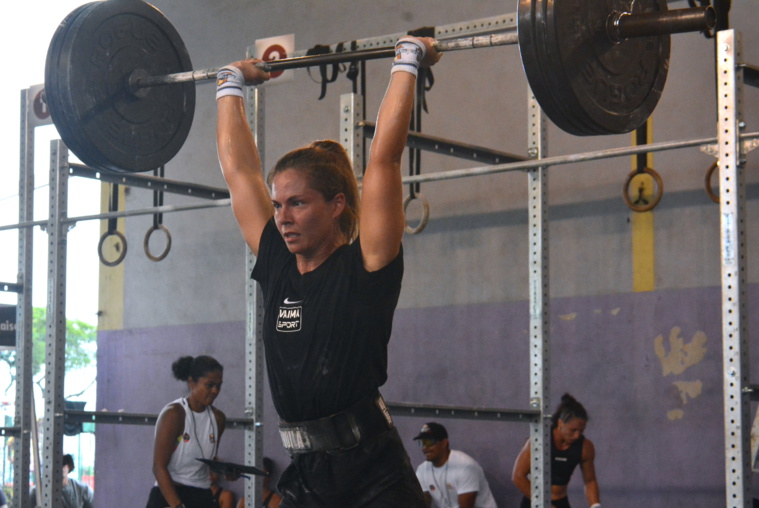 Hinatea Montebello a dominé la catégorie des RX femme au cours des trois jours de compétition. Hinatea Montebello a dominé la catégorie des RX femme au cours des trois jours de compétition.
