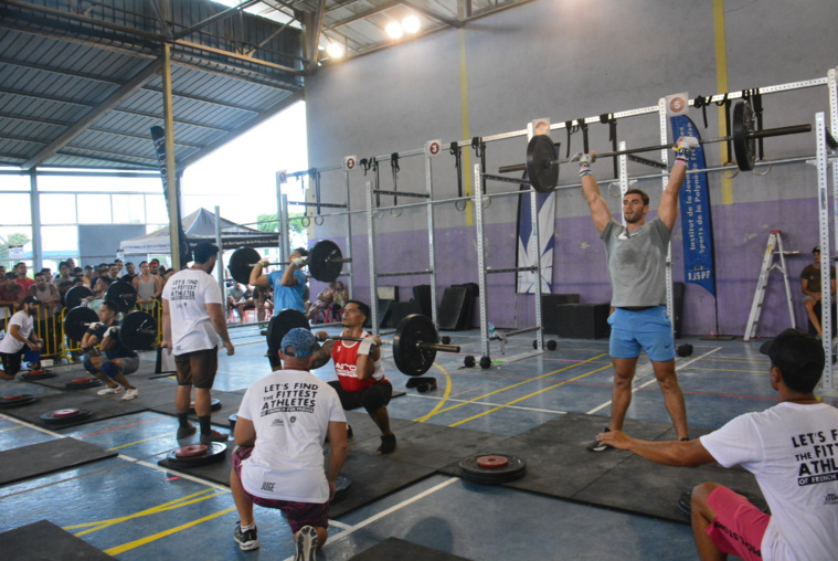 Gonzalo del Rio (à gauche) avec à ses côtés Mickael Galéra (en rouge) lors de leur avant-dernier WOD.
