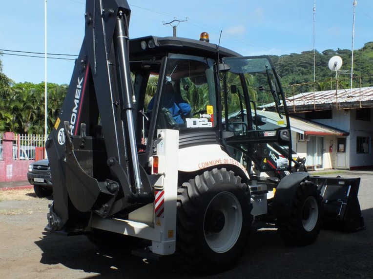 Ce nouveau chargeur excavateur a coûté près de 11 millions de francs, co-financé par le Pays. Ce nouveau chargeur excavateur a coûté près de 11 millions de francs, co-financé par le Pays.