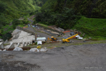 Le barrage de Titaaviri dans une vallée de Teva i Uta, en cours de rénovation.