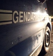 Il blesse gravement un de ses oncles avec un coupe-coupe Il blesse gravement un de ses oncles avec un coupe-coupe