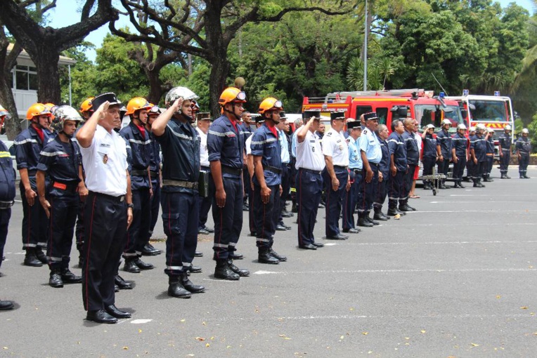 Hommage est rendu aux combattants du feu
