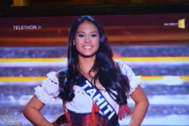 Miss France 2015 : en cow girl Hinarere crève l'écran Miss France 2015 : en cow girl Hinarere crève l'écran