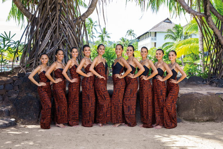 Les dix candidates à l'élection Miss Tahiti 2023. Crédit photo : Tevahitua Brothers.
