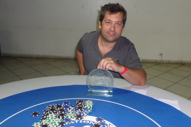 Greg Halle vainqueur du tournoi cette année après l'avoir emporté lors d’un "heads up" contre Béatrice Tapare Greg Halle vainqueur du tournoi cette année après l'avoir emporté lors d’un "heads up" contre Béatrice Tapare