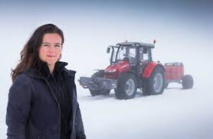 Une aventurière néerlandaise atteint le Pôle Sud en tracteur