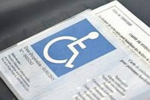Les cartes de stationnement handicapés, sésame convoité par les fraudeurs Les cartes de stationnement handicapés, sésame convoité par les fraudeurs