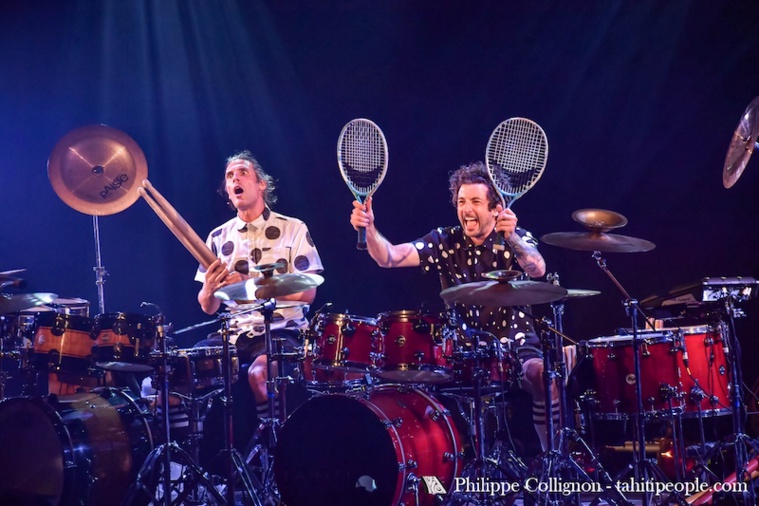 Le Grand théâtre percuté par les Fills Monkey Le Grand théâtre percuté par les Fills Monkey