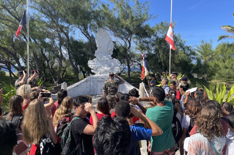 Une classe de Tipaerui en séjour à Hao Une classe de Tipaerui en séjour à Hao