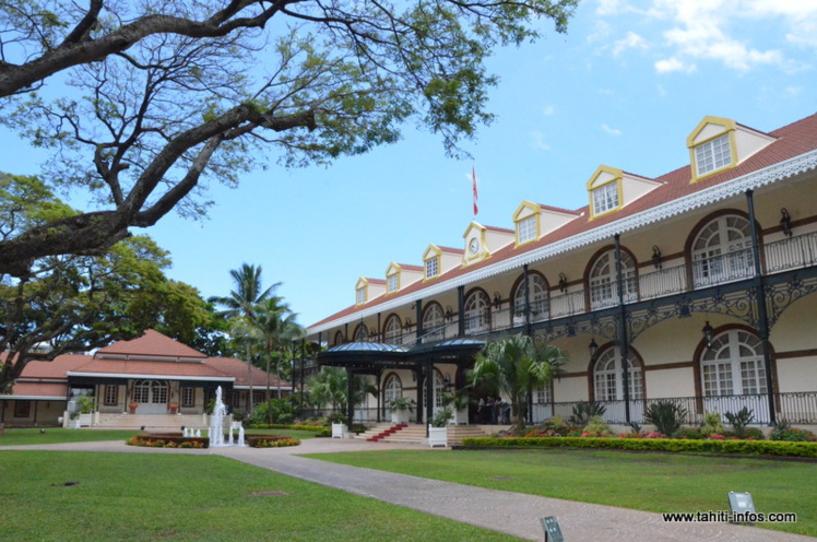 Affaire de la vaisselle : la Présidence "ne doute pas que des explications satisfaisantes seront apportées"