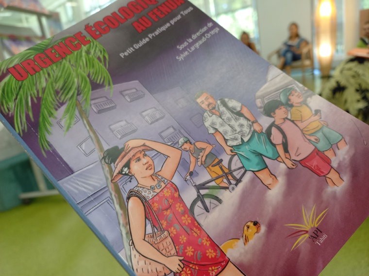 Le livre “L’Urgence écologique au fenua : petit guide pratique pour tous” a été présenté une première fois le 13 avril à la bibliothèque de l’université de Polynésie française.