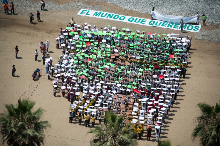 700 enfants manifestent à Lima le 4 décembre (AFP)