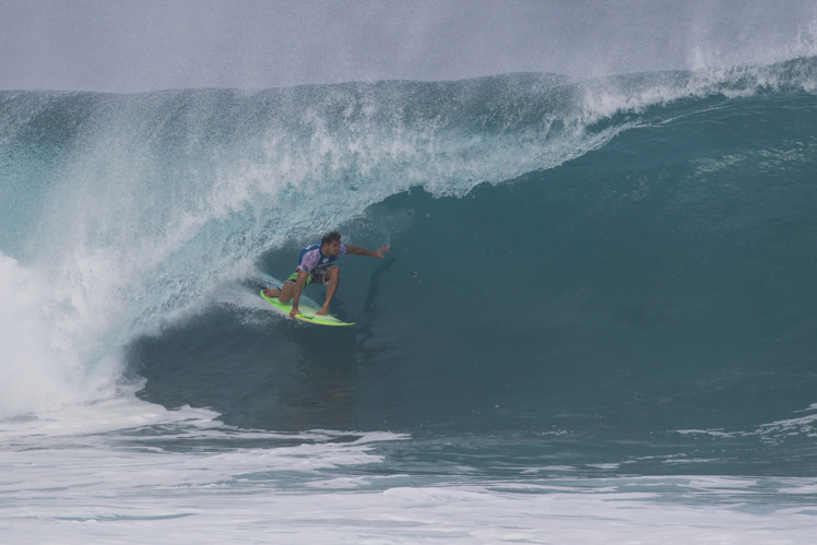 Michel Bourez assure l'essentiel en ce début de Pipe Masters Michel Bourez assure l'essentiel en ce début de Pipe Masters