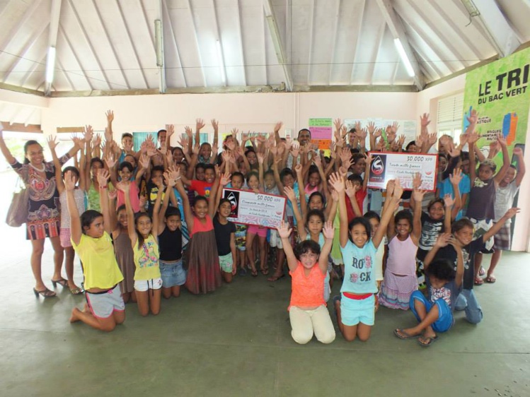 Teva i uta : Un logo 'āpī et une devise "pour toujours !" Teva i uta : Un logo 'āpī et une devise "pour toujours !"