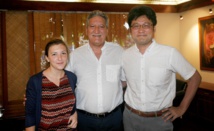 Le Ministre de la Relance économique reçoit deux journalistes du Asahi Shimbun