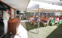 Remise de bons d’aides en matériaux à plusieurs familles