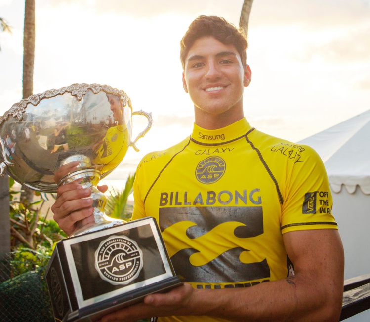 Surf International – Billabong Pipe Masters : Michel Bourez, 5ème au championnat du monde 2014, Gabriel Medina empoche le titre. MAJ Surf International – Billabong Pipe Masters : Michel Bourez, 5ème au championnat du monde 2014, Gabriel Medina empoche le titre. MAJ