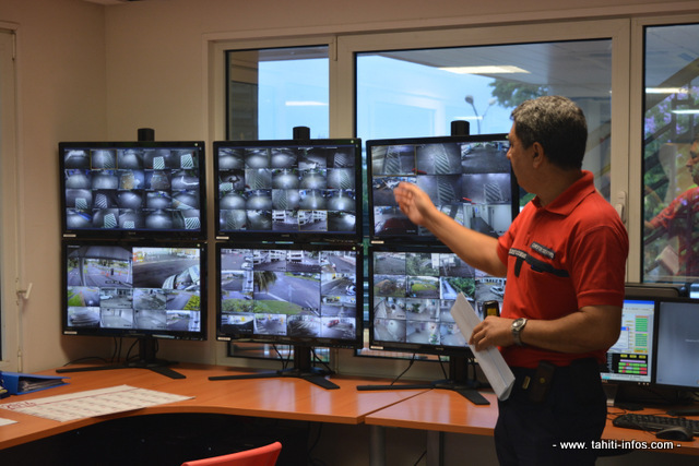 80 caméras de vidéo-protection quadrillent tout l'espace du CHPF dont 48 sur les trois niveaux du parking. Elles sont visionnées en temps réel par le PC sécurité de l'hôpital.